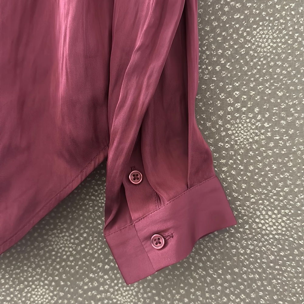🔥🔥🔥NEW Paige Silk-like Button Down Shirt Blouse - Picture 5 of 7